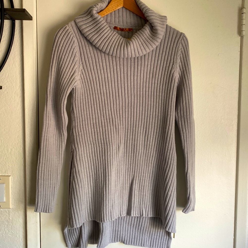 Gray sweater Belldini M zippers on both sides.